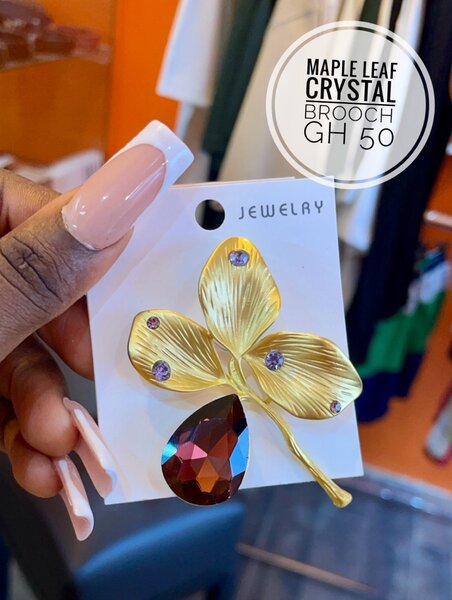 Maple leaf brooch