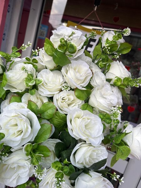 Bouquet de roses artificielles variées