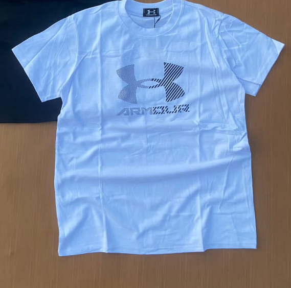 T-shirts white