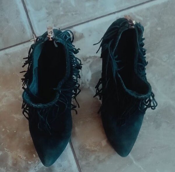 Heeled shoe