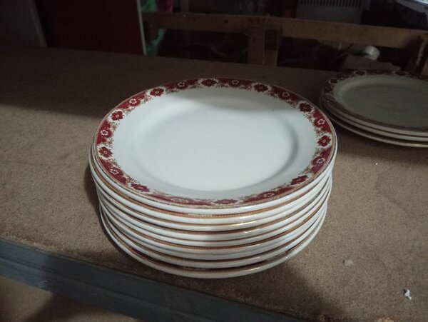 Assiettes en porcelaine décorative