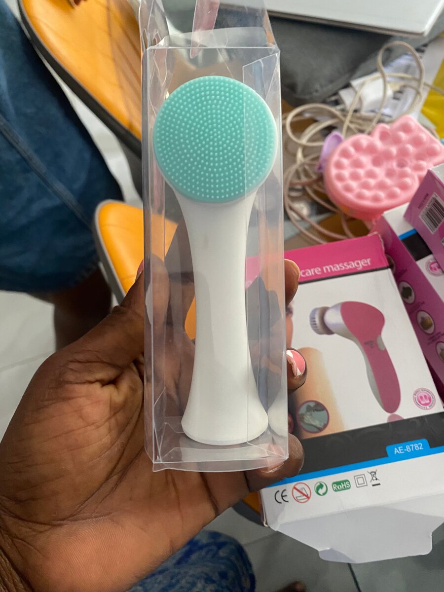 Brosse nettoyante visage