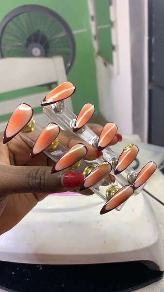 Ongles Faux Créatifs