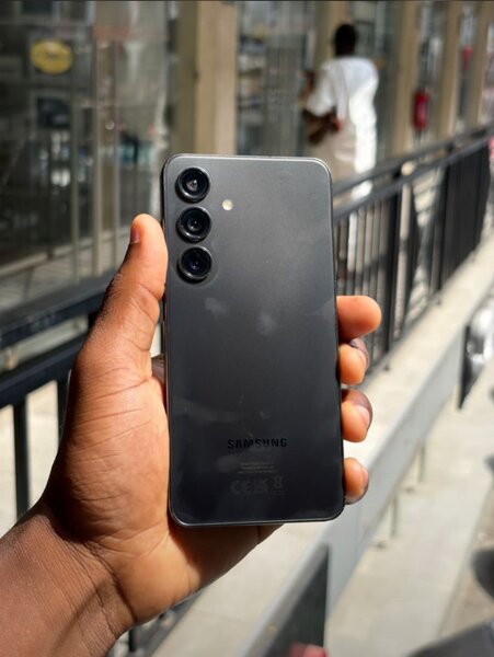 SAMSUNG GALAZY S24