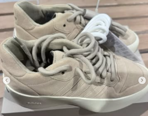 excellent sneakers