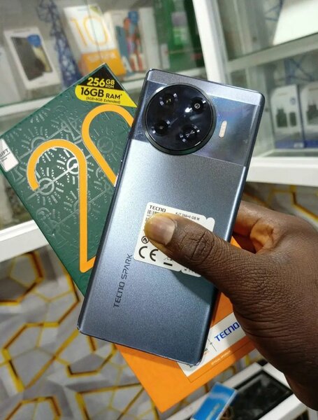 Tecno spark 20 pro+ 16Go/256Go