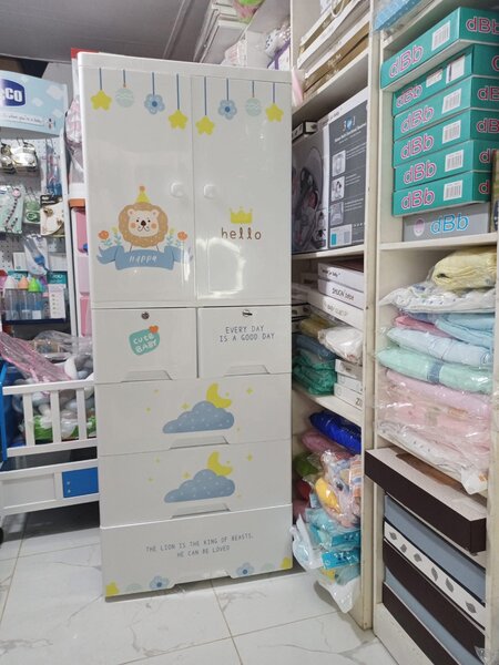 Armoire de rangement bébé