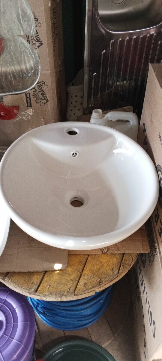 Hand basin