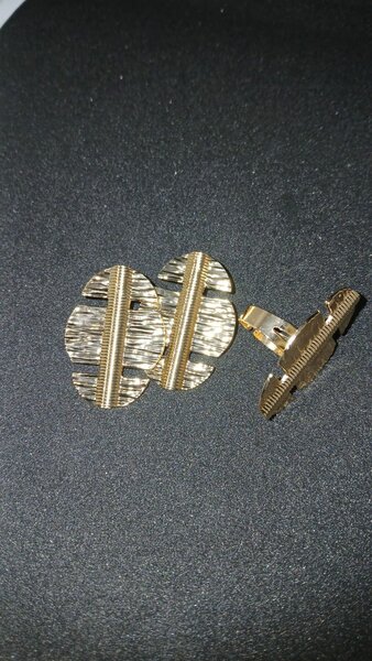 Boucles et bague stylé