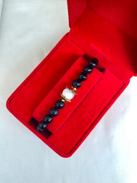 Bracelet perles noires élégantes