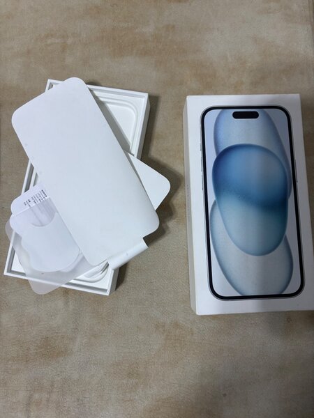iPhone 15 simple