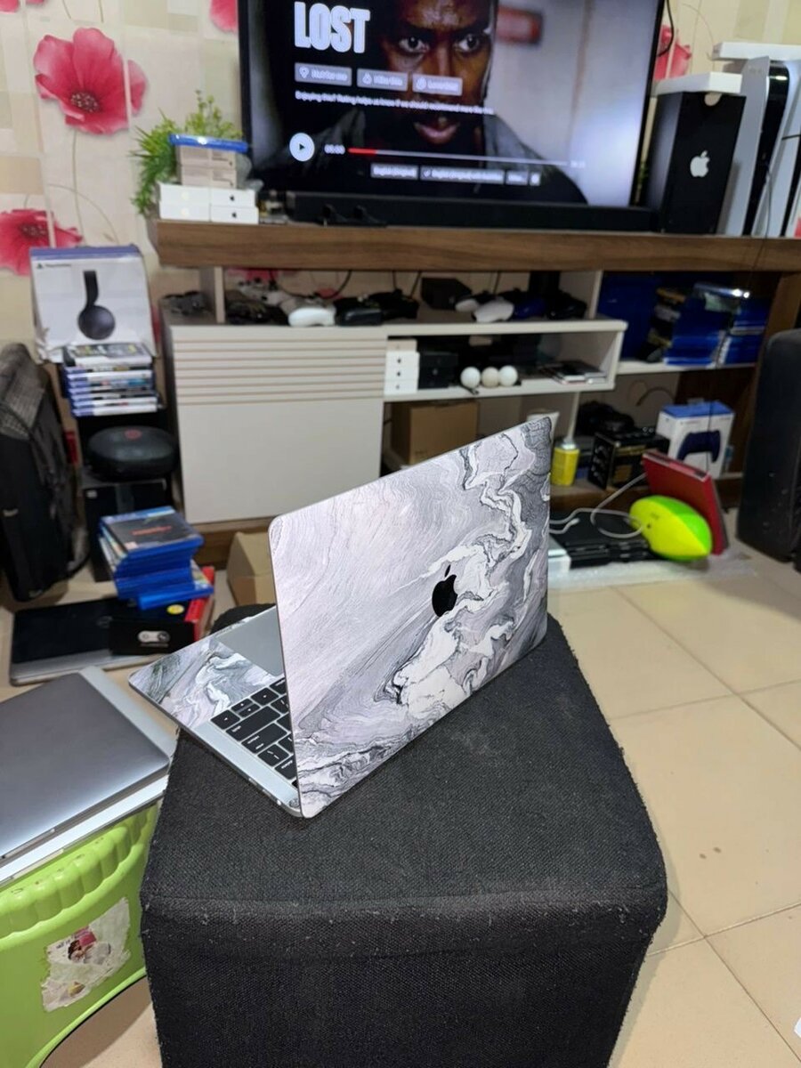 MacBook Pro (2017)