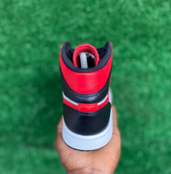 NIKE AIR JORDAN