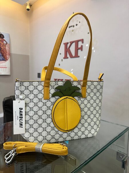 Ladies hand bag
