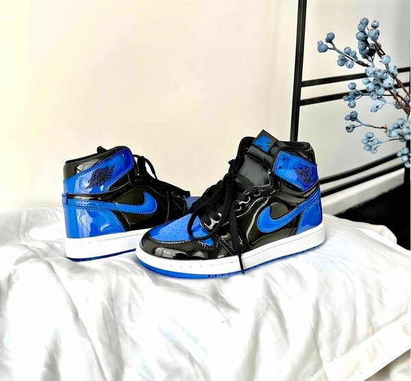 AIR JORDAN 1