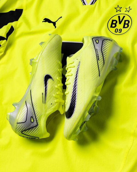 Soccer boots