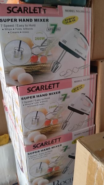 Mélangeur à main Scarlett 260W