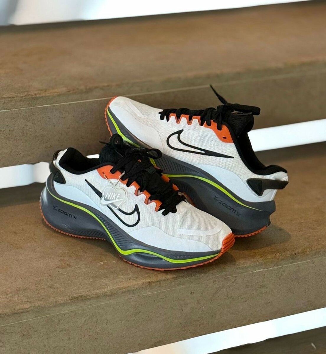NIKE ZOOM