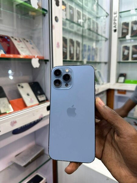 iPhone 13pro max 256go quasi neuf