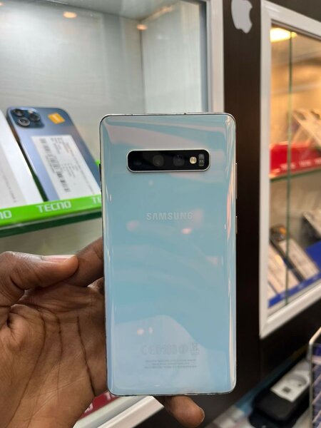 Samsung S10+
