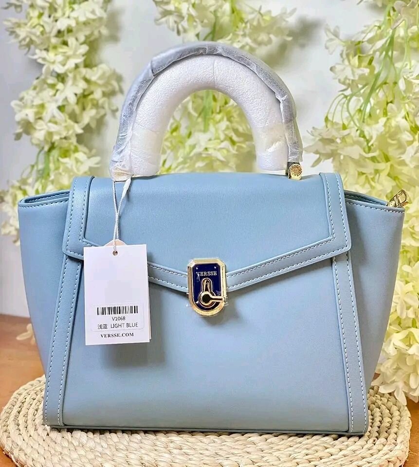 Sac à main élégant bleu clair