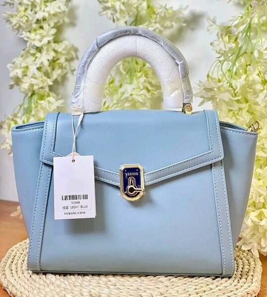 Sac à main élégant bleu clair