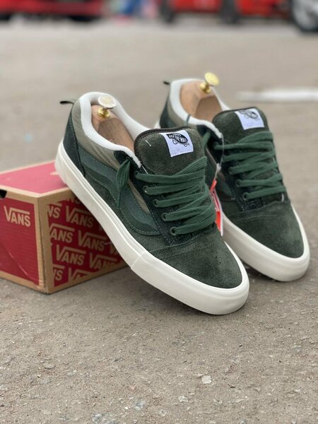 VANS KNU SKOOL