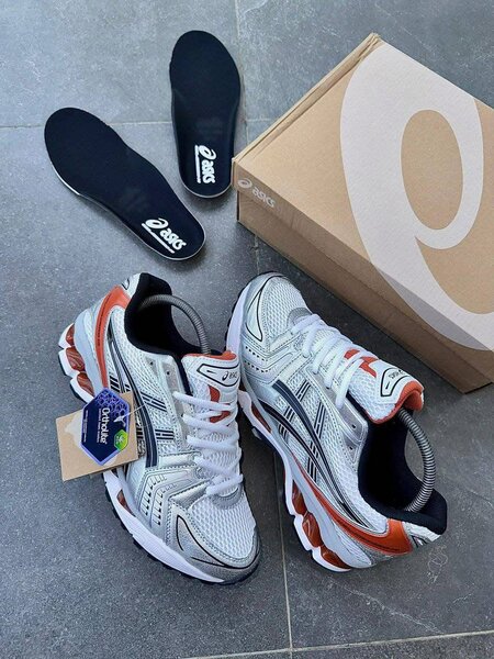 ACES SNEAKERS
