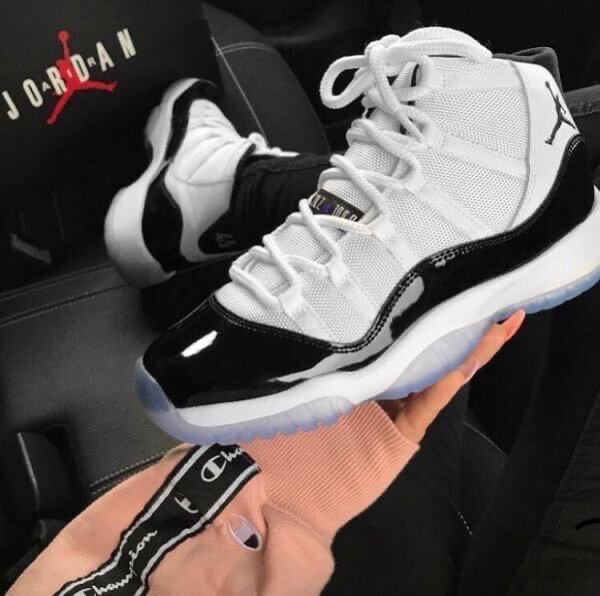 JORDAN 11 retro