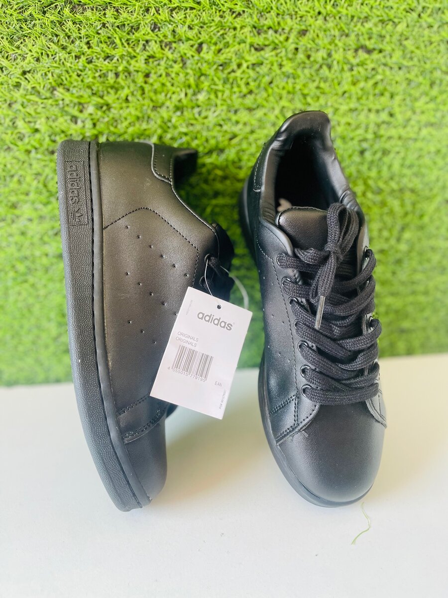 Adidas stain smith