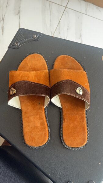 Leather sandals