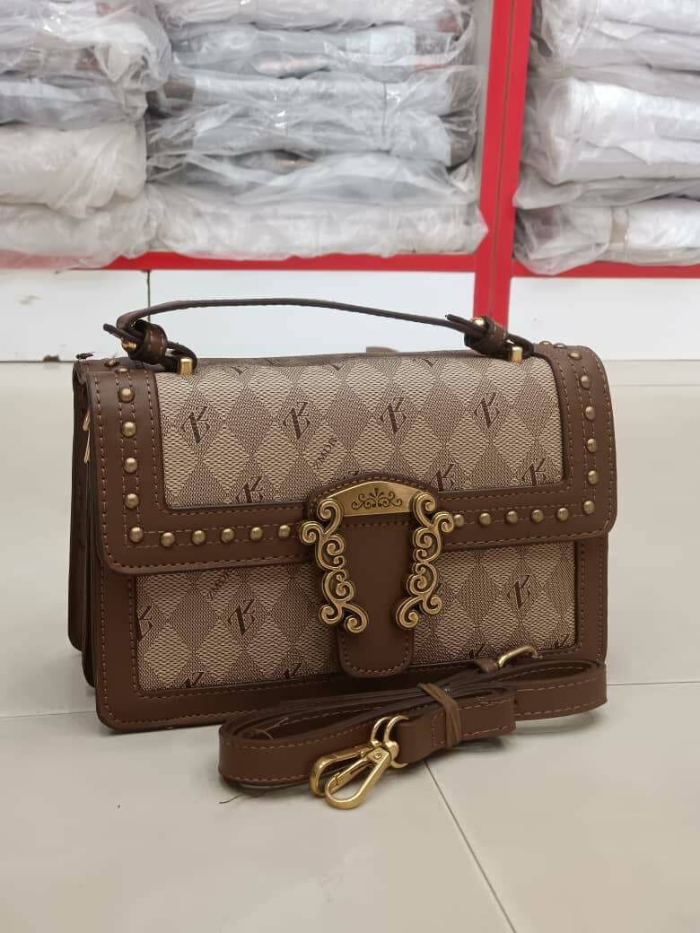 Medium hand bags
