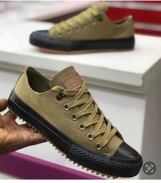 Sneakers green