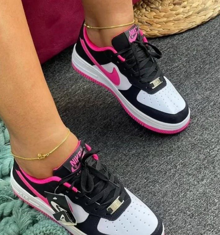 Ladies sneakers