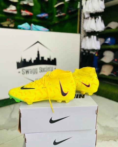 Soccer boots