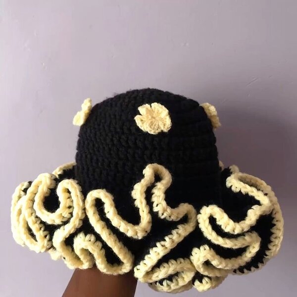 Ruffle hat