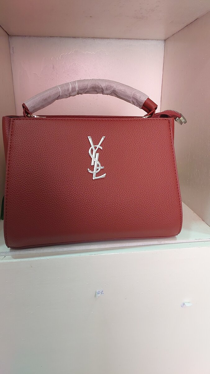 Sac À Main Rouge Élégant