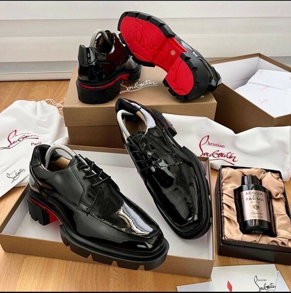 Shoe