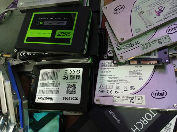 128 SSD DRIVE