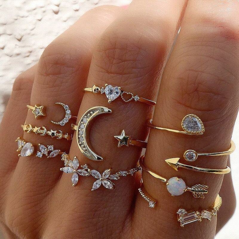 Fashion rings and anklet