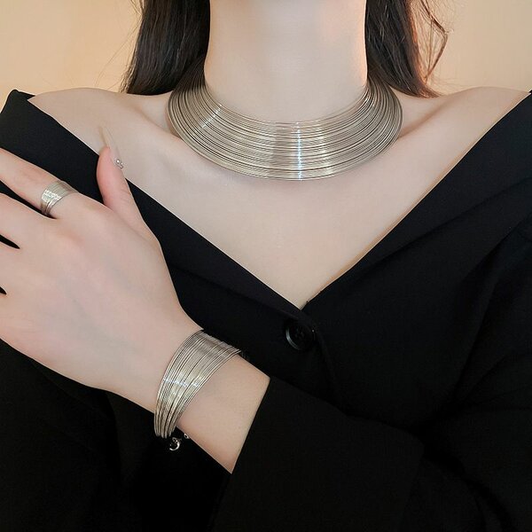 Ladies choker