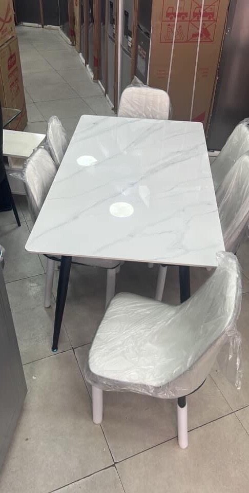 TABLE A MANGER MABRÉ