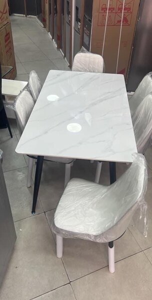 TABLE A MANGER MABRÉ