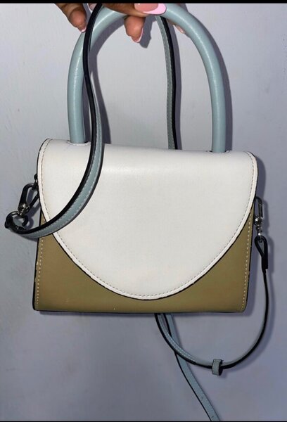 Hand bag