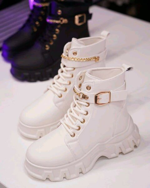 Ladies shoes