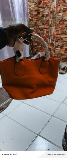 Sac à main orange chic