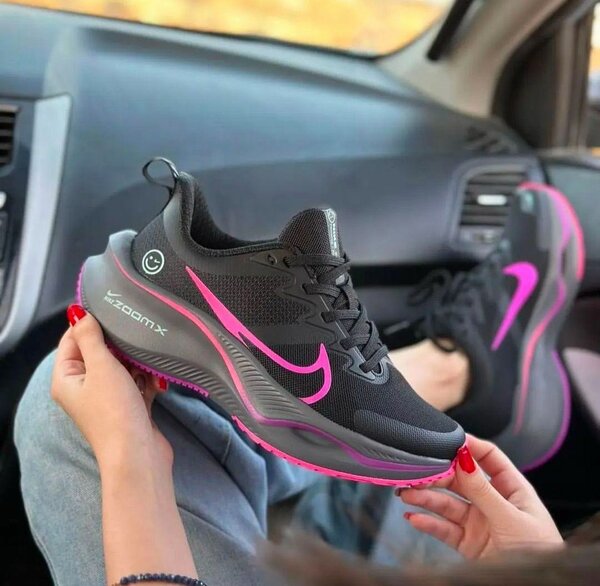 NIKE ZOOM