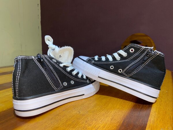 Kids shoes