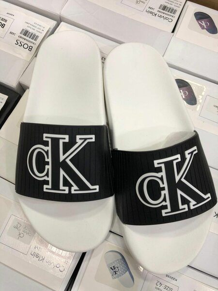 Claquettes élégantes Calvin Klein