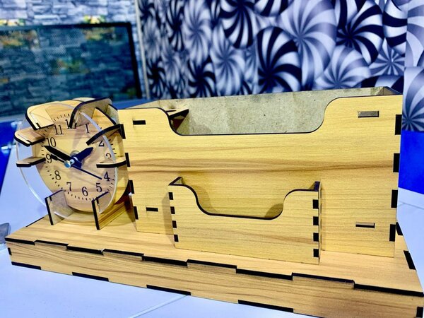 Desk organizer